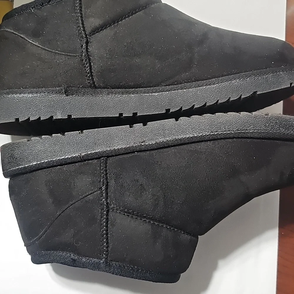 Hot Tomato Fur Lined Black Boots